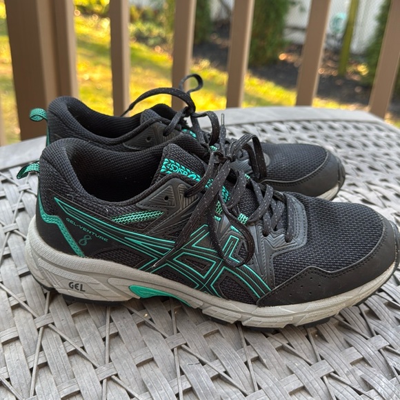 Women’s Asics sneakers - Picture 1 of 6